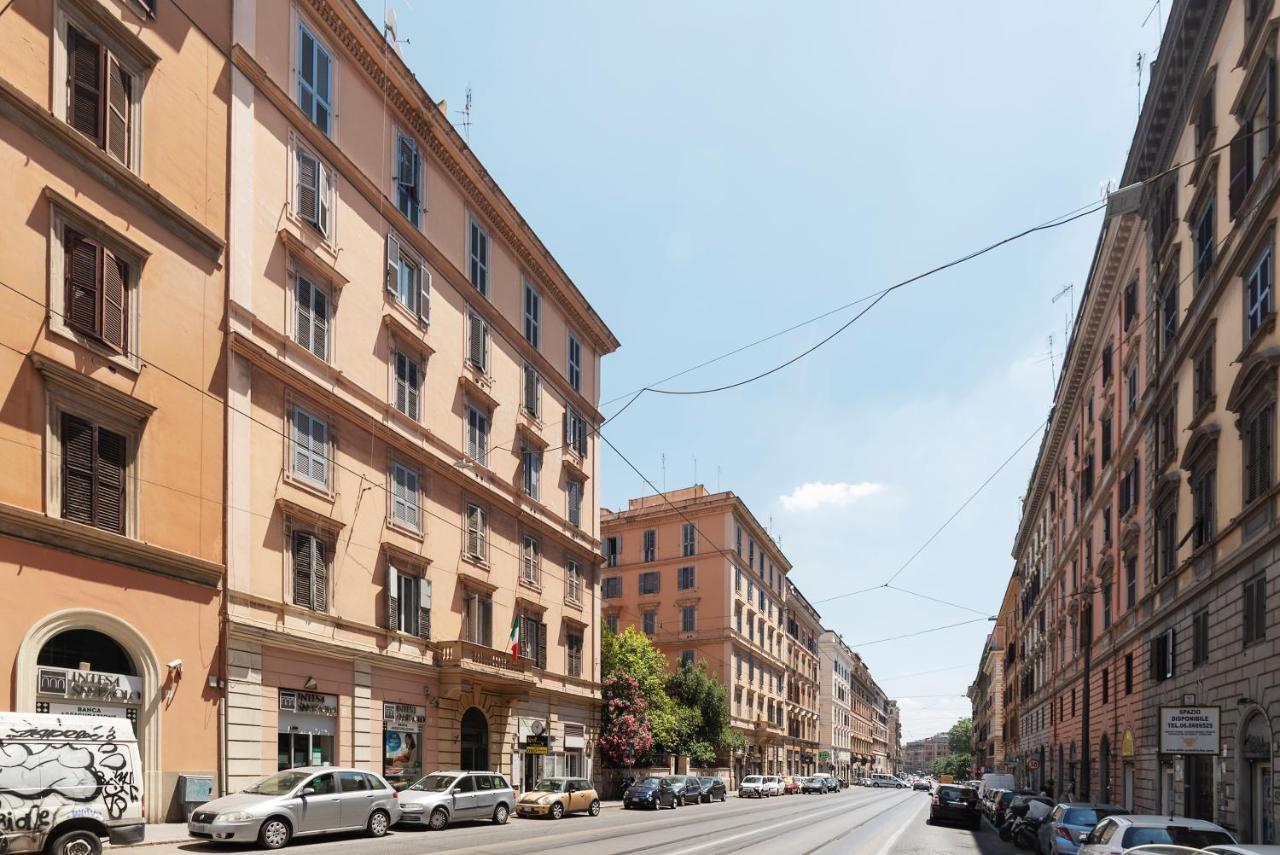 Santa Maria Maggiore Roomy And Bright Flat Rom Exteriör bild